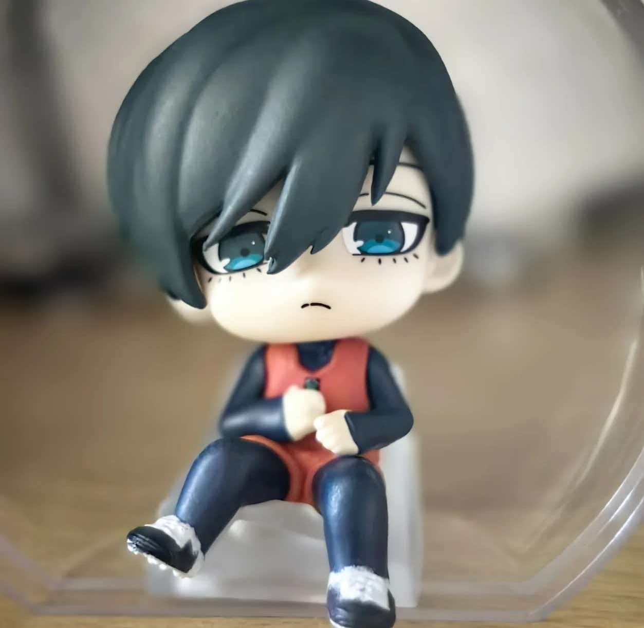 Desk Setup Design - ของเล่นฟิกเกอร์อนิเมะ Blue Prison แบบกล่องสุ่ม ดีไซน์ท่านั่ง ของตกแต่งโต๊ะทำงาน