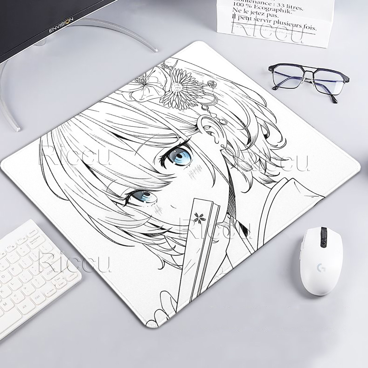 Desk Setup Accessories Aesthetic - แผ่นรองเมาส์ลายอนิเมะสาวน้อยขนาดเล็ก แผ่นรองคีย์บอร์ดสำหรับเล่นเกม ขอบเย็บอย่างดี อุปกรณ์เสริมสำหรับโต๊ะทำงาน แผ่นยางกันลื่นสำหรับโต๊ะสำนักงาน